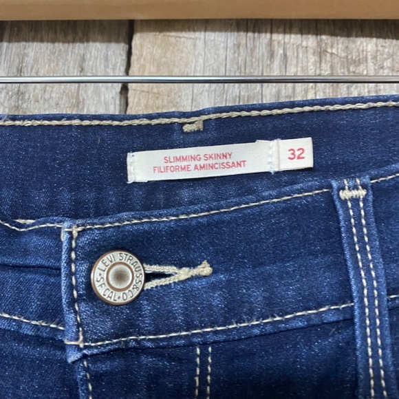 Levi's Slimming Skinny - Picture 2 of 6